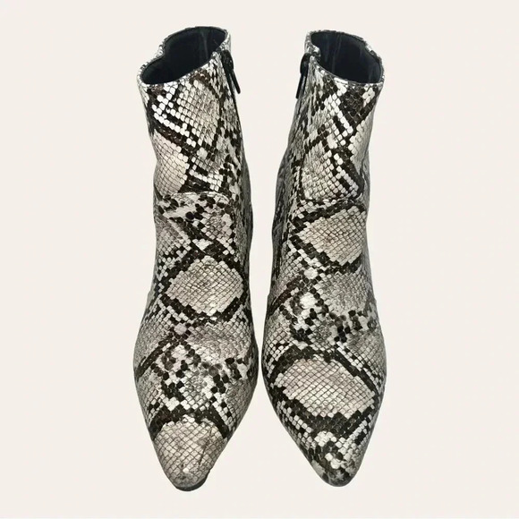 Women’s QUPID ANKLE BOOTIES FAUX SNAKE‎ SKIN SIZE 7.5 - Picture 3 of 15